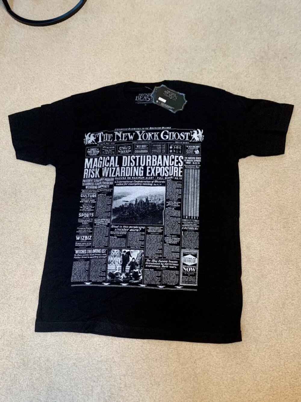 Fantastic Beasts "The New York Ghost" Newspaper Front Page T-Shirt Sz M